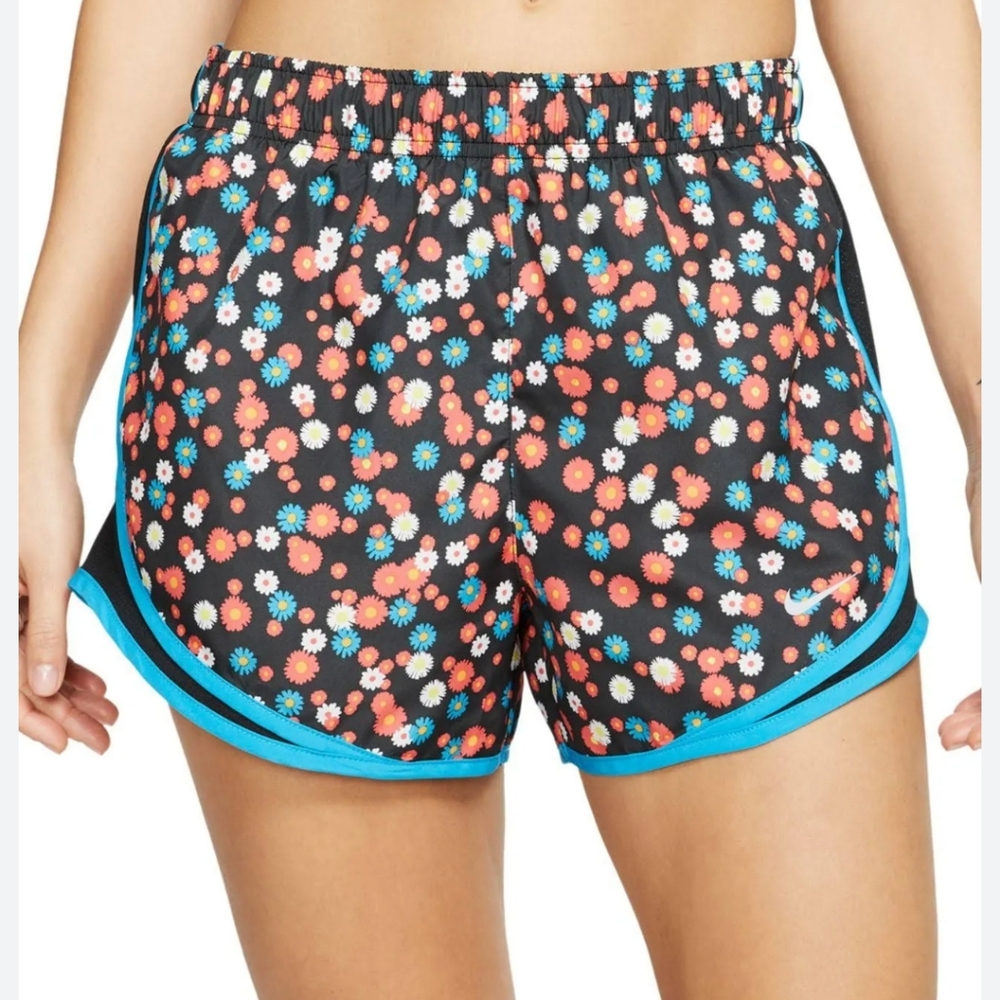 Nike Tempo Daisy Running Lined Shorts